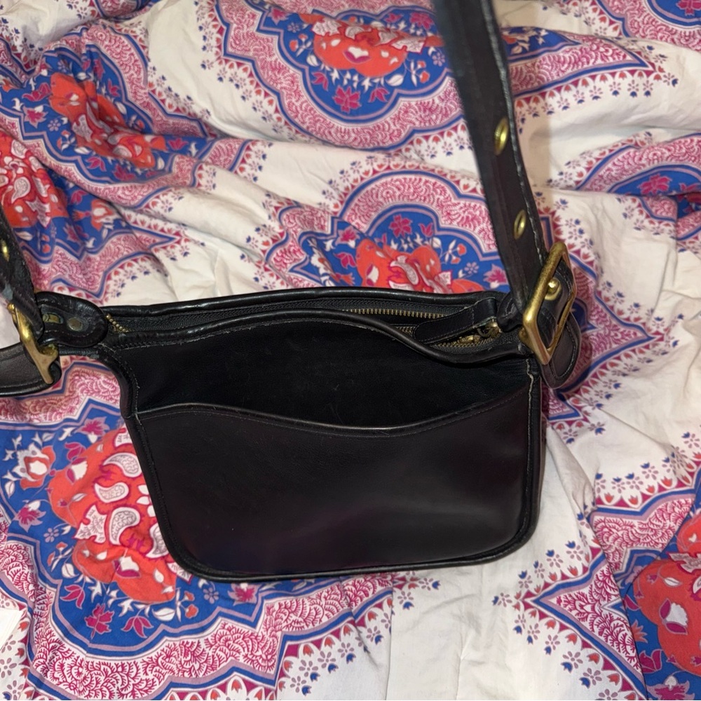 Vtg Coach Legacy Zip #9966 Black Leather Crossbody Shoulder Bag Gold Hardware - Picture 8 of 14
